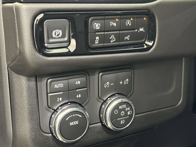 New 2026 GMC Yukon XL AT4 w/ LPO, Floor Liner Package AWD/4WD image 35
