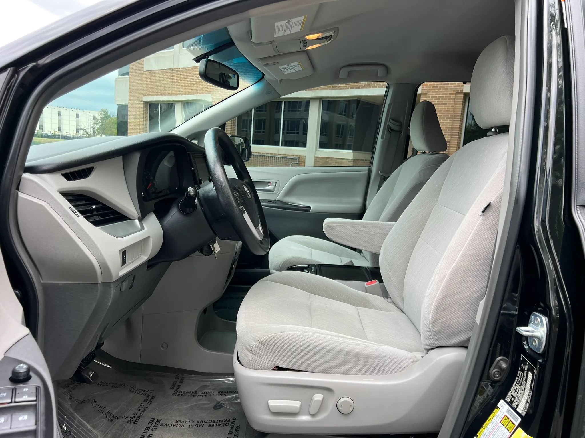 Used 2017 Toyota Sienna LE w/ Protection Package AWD/4WD image 14
