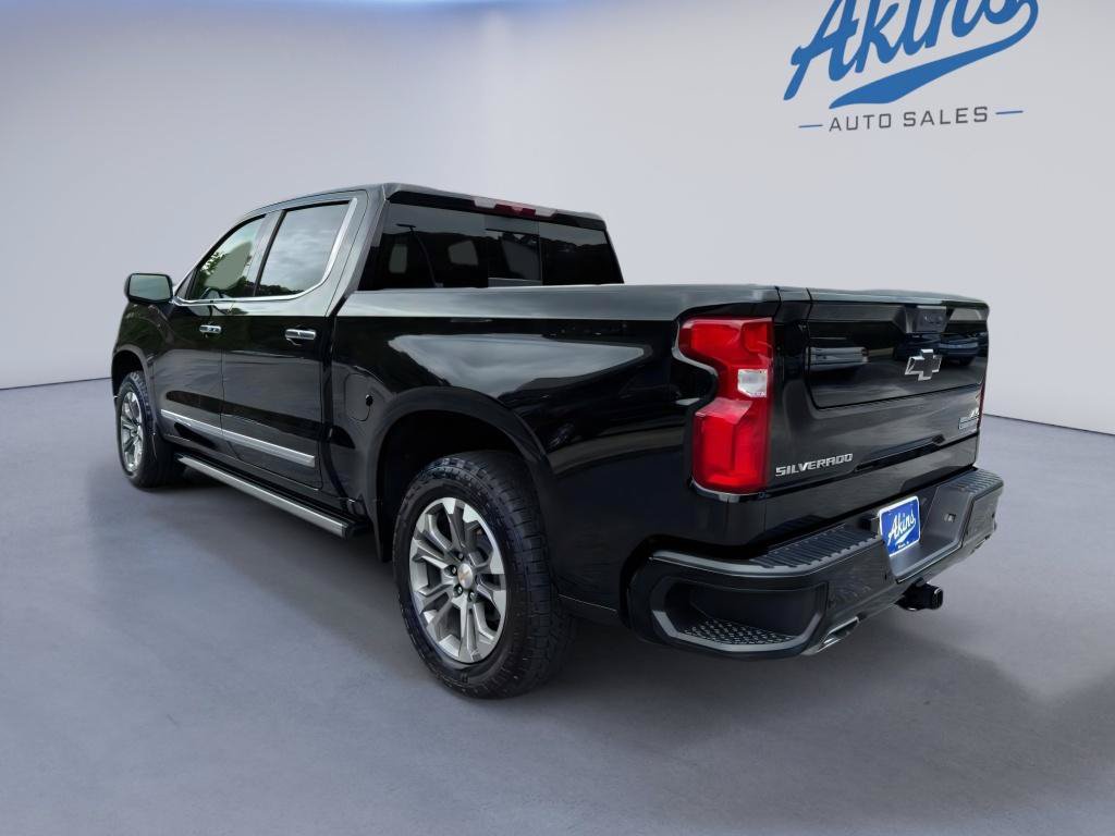 Used 2025 Chevrolet Silverado 1500 High Country AWD/4WD image 5