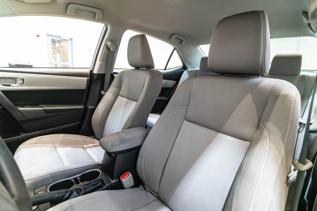 Used 2016 Toyota Corolla LE FWD image 6