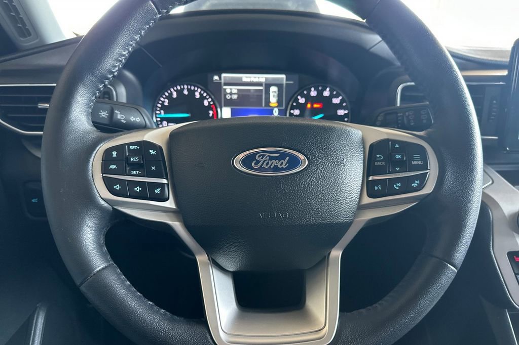 Used 2023 Ford Explorer XLT w/ Equipment Group 202A RWD image 28