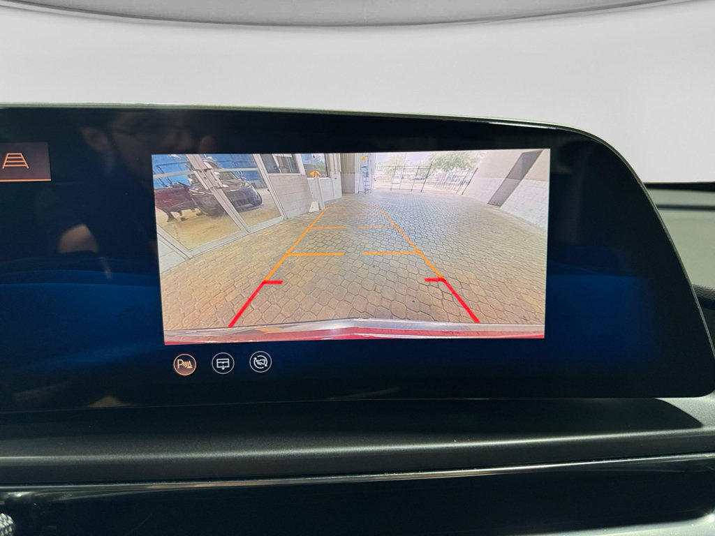 Used 2024 Cadillac Lyriq Tech RWD image 15