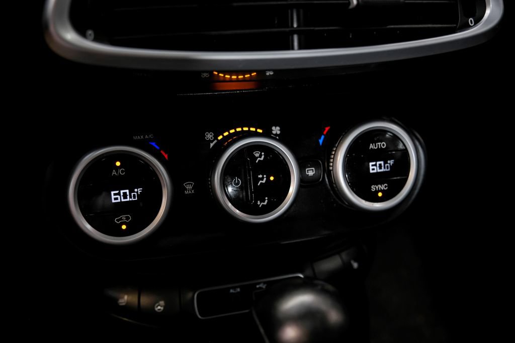 Used 2016 FIAT 500X Lounge FWD image 30