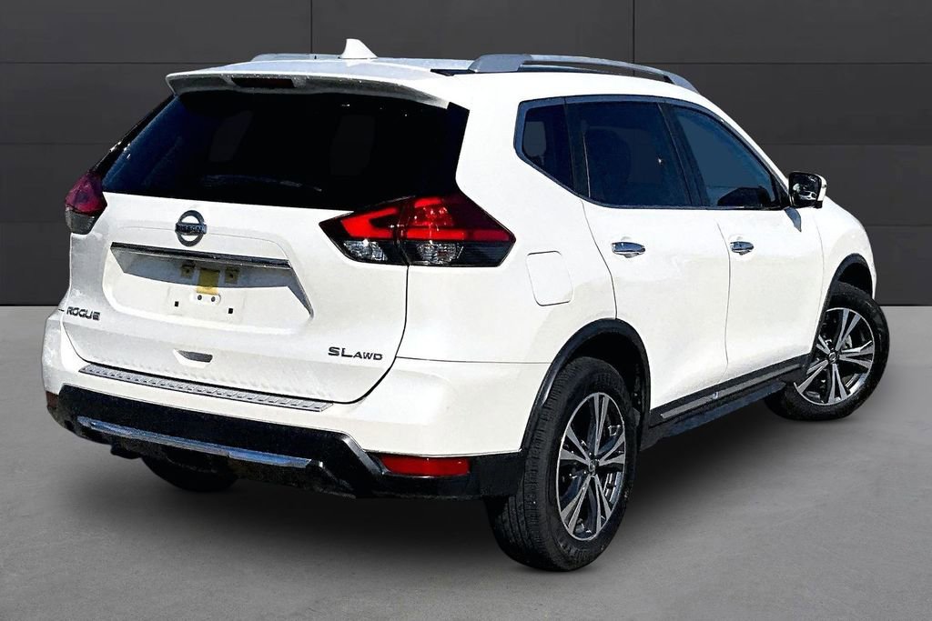 Used 2017 Nissan Rogue SL w/ SL Premium Package AWD/4WD image 2