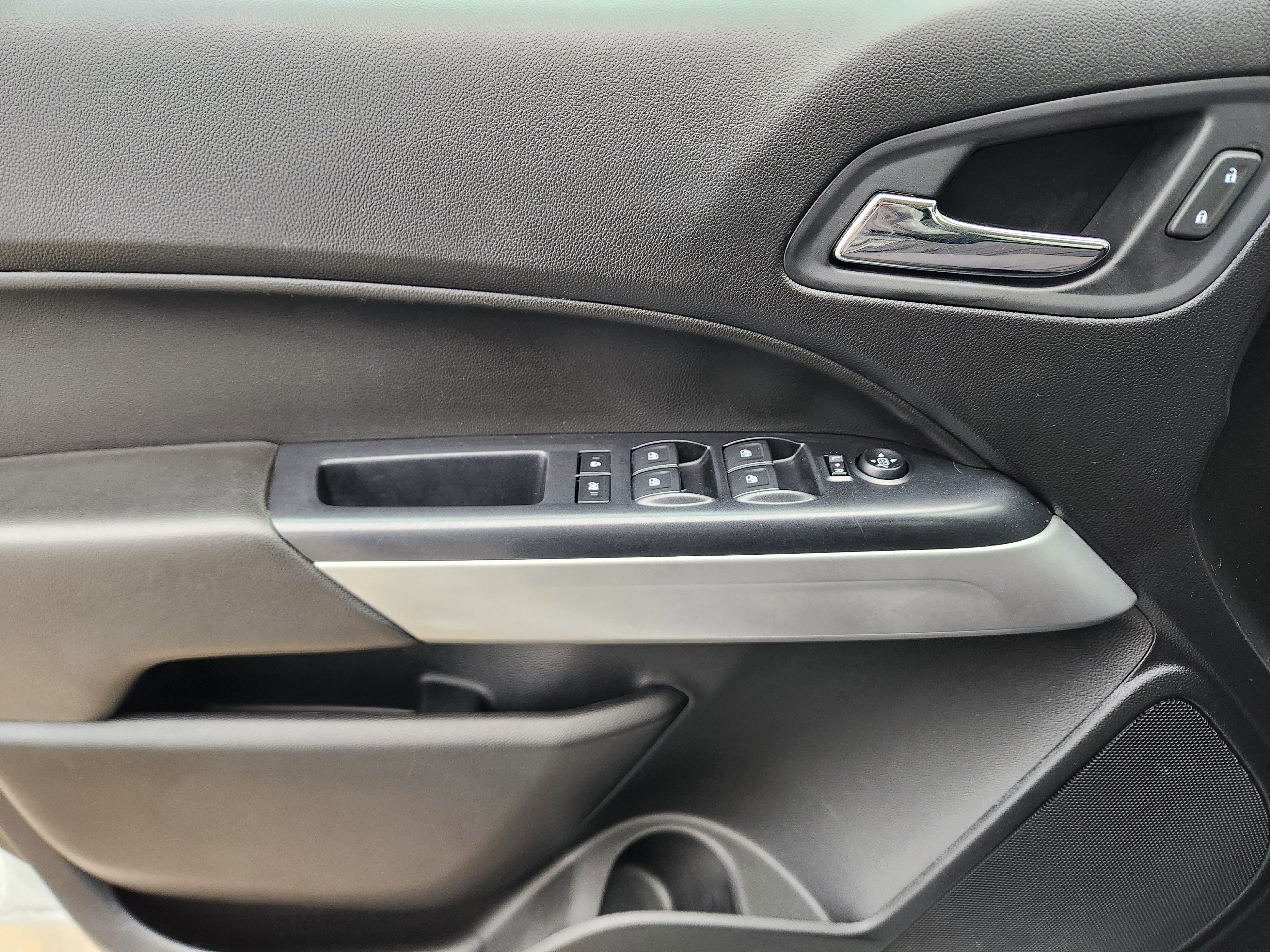 Used 2021 Chevrolet Colorado LT w/ LT Convenience Package image 24