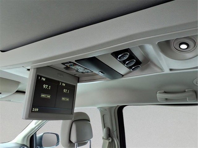 Used 2016 Chrysler Town & Country Touring w/ Driver Convenience Group image 14