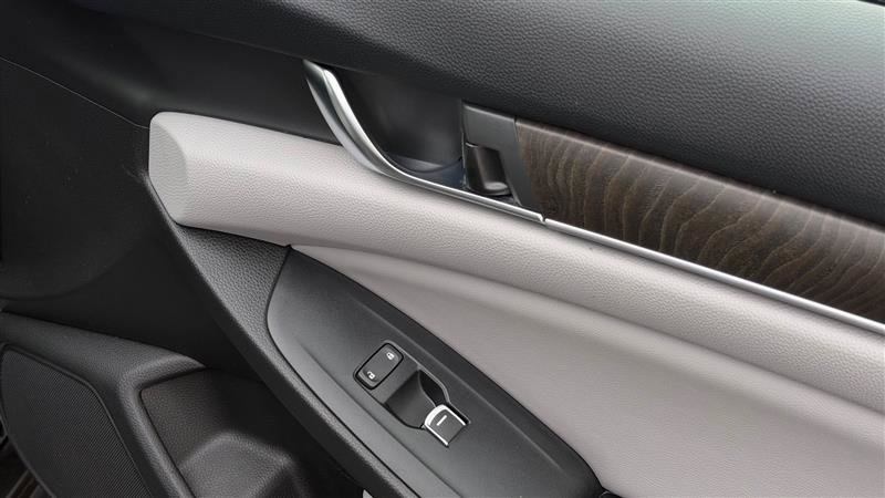 Used 2018 Honda Accord EX-L image 34