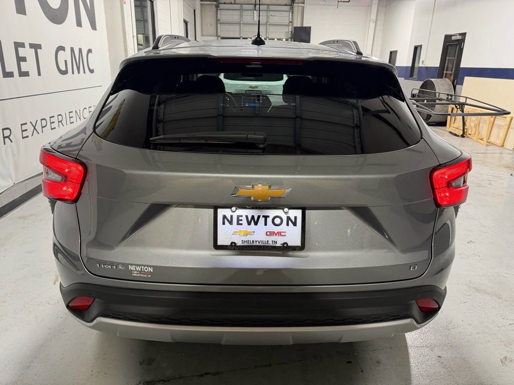 New 2026 Chevrolet Trax LT w/ Driver Confidence Package image 32
