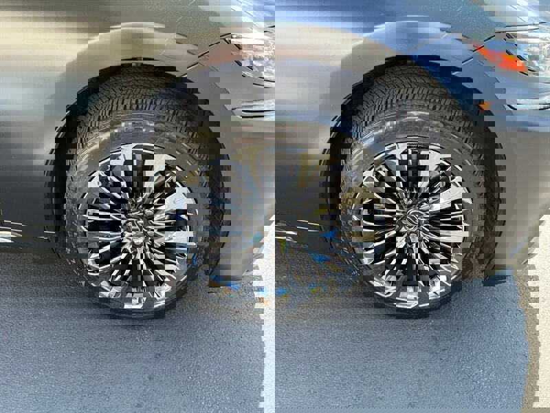 Used 2018 Lexus LS 500 AWD w/ Luxury Package image 11