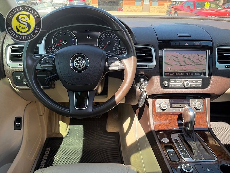 Used 2013 Volkswagen Touareg Executive image 24