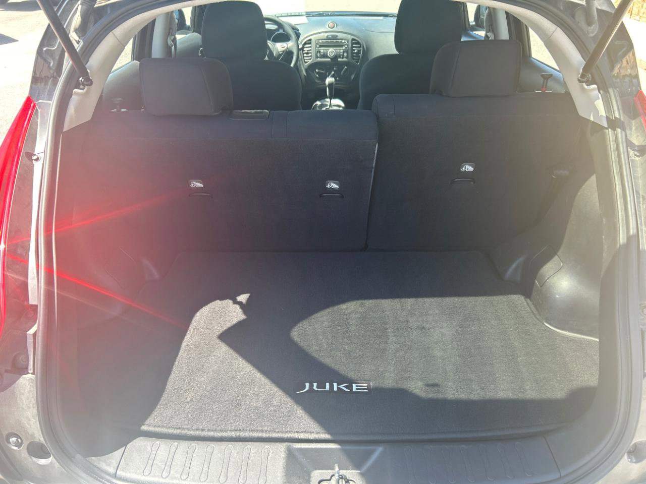 Used 2014 Nissan Juke S FWD image 19