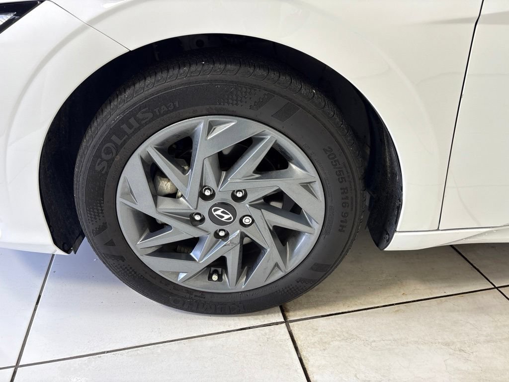 Certified 2025 Hyundai Elantra Hybrid FWD image 9