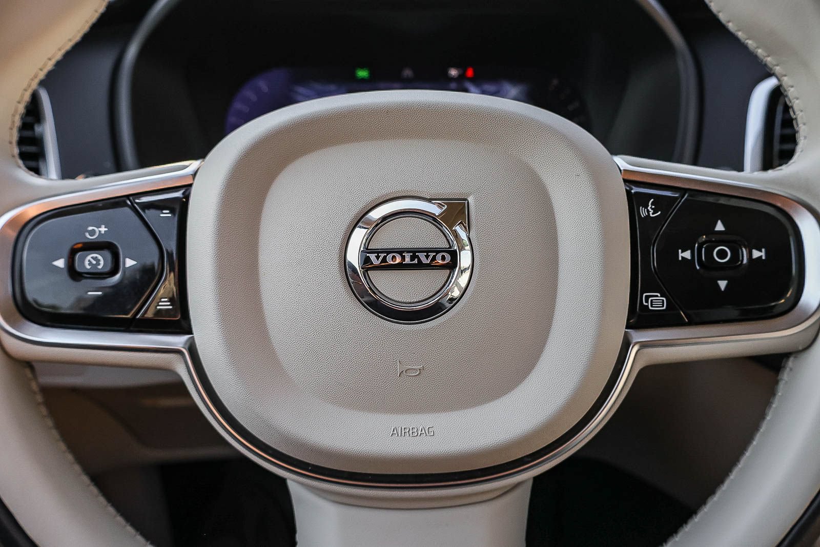 Used 2023 Volvo XC90 B6 Ultimate w/ Protection Package Premier AWD/4WD image 33