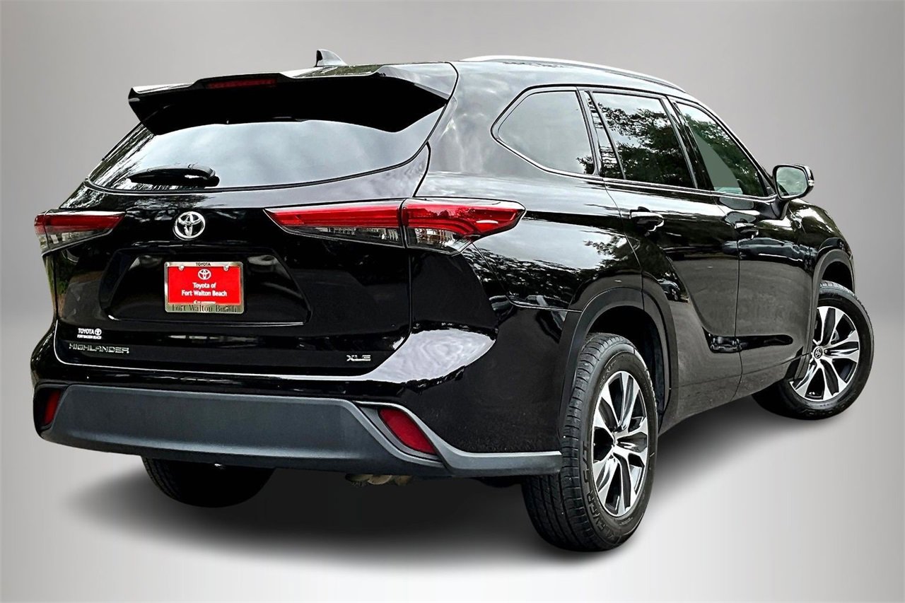 Used 2022 Toyota Highlander XLE image 5