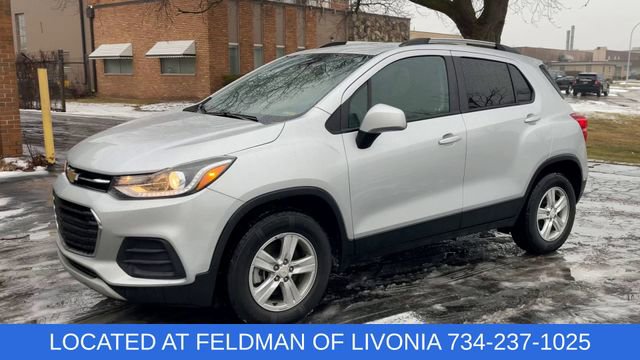 Certified 2022 Chevrolet Trax LT w/ LT Convenience Package image 4