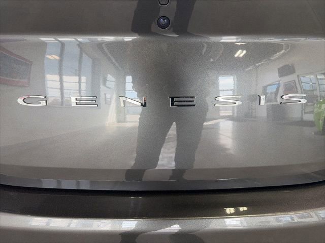 Used 2025 Genesis G70 2.5T image 8