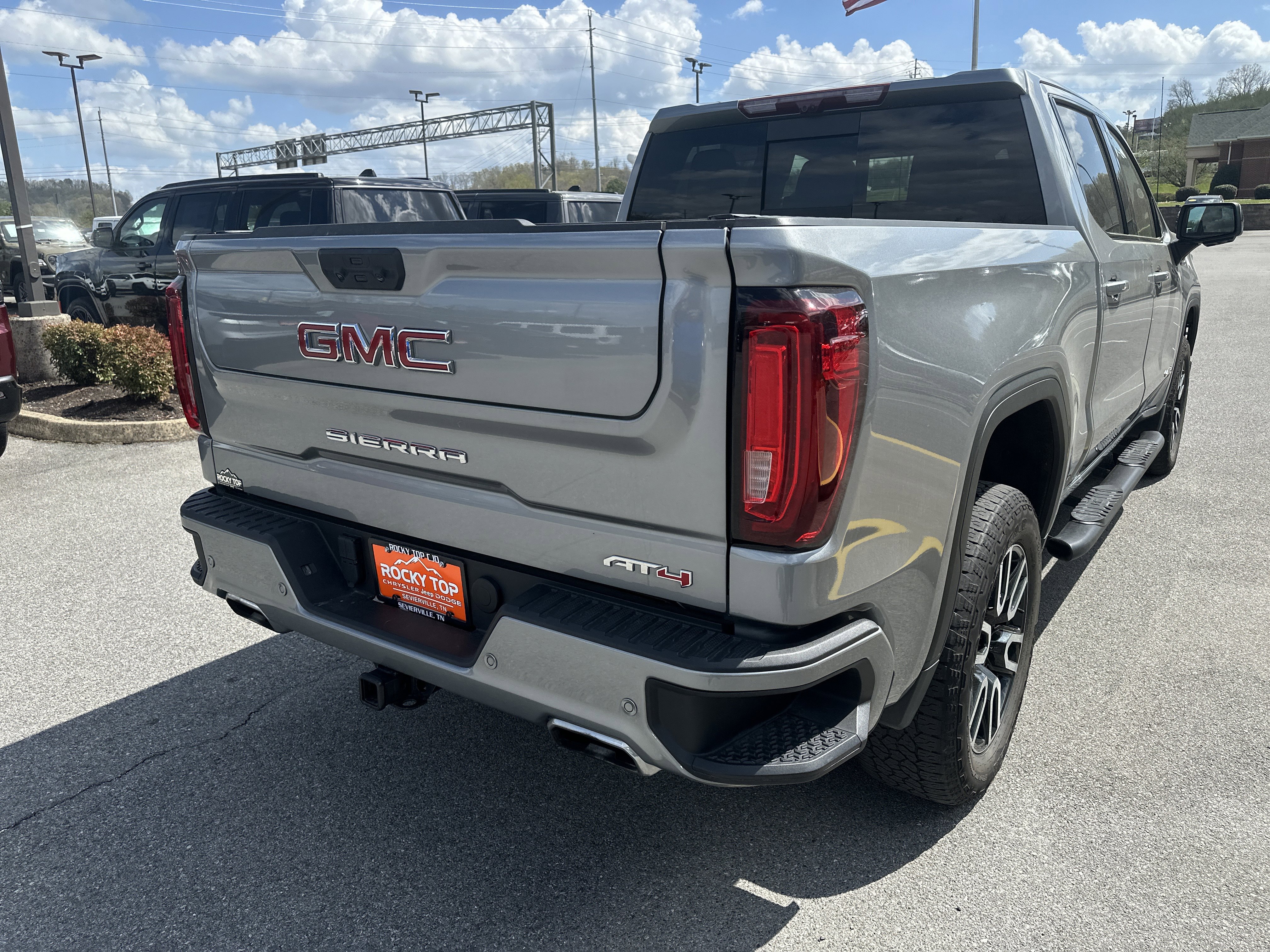 Used 2024 GMC Sierra 1500 AT4 w/ Technology Package image 8