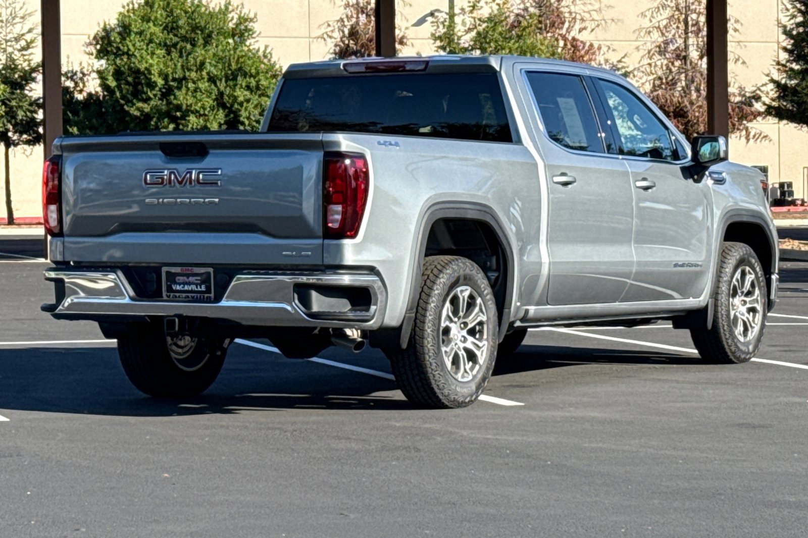 Used 2026 GMC Sierra 1500 SLE image 5