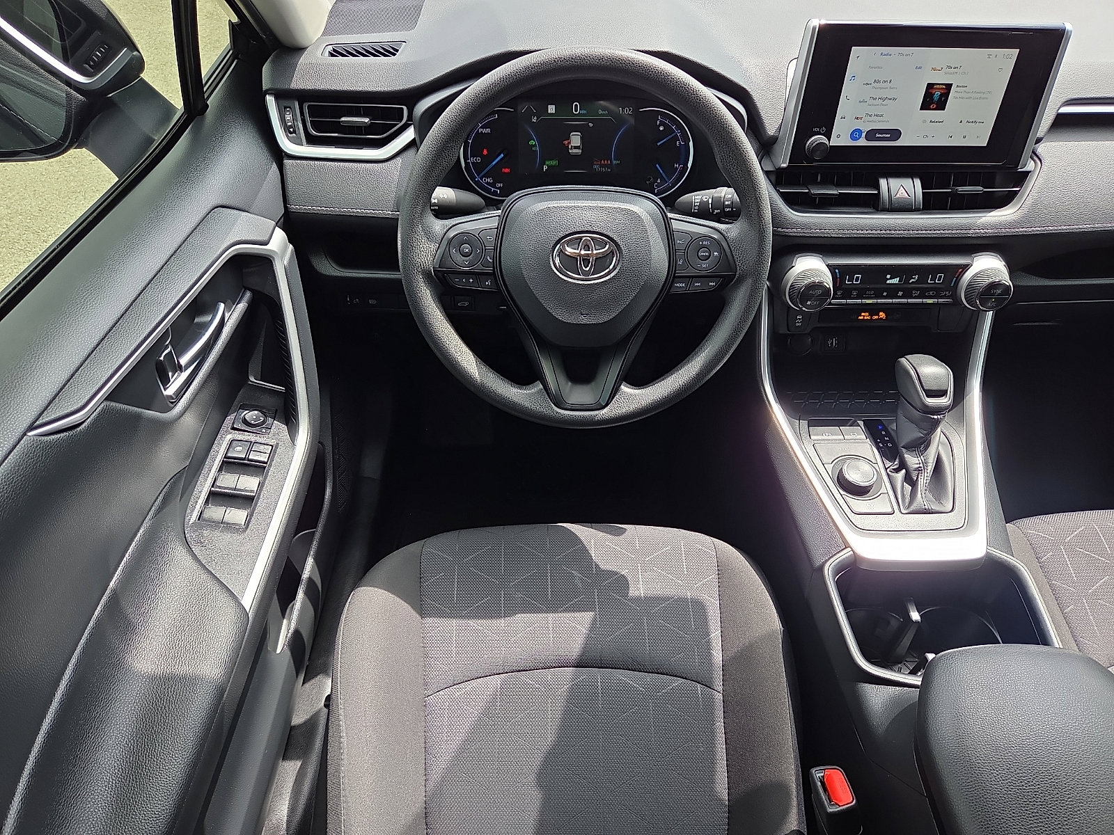 Used 2025 Toyota RAV4 XLE w/ Convenience Package AWD/4WD image 11