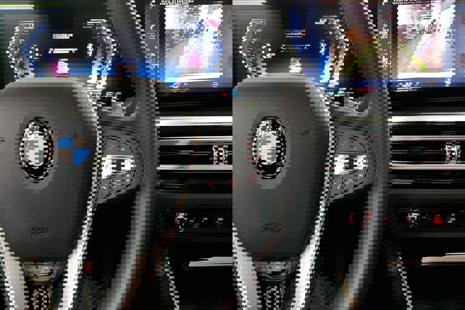 Used 2023 BMW 330i Sedan w/ Premium Package image 21