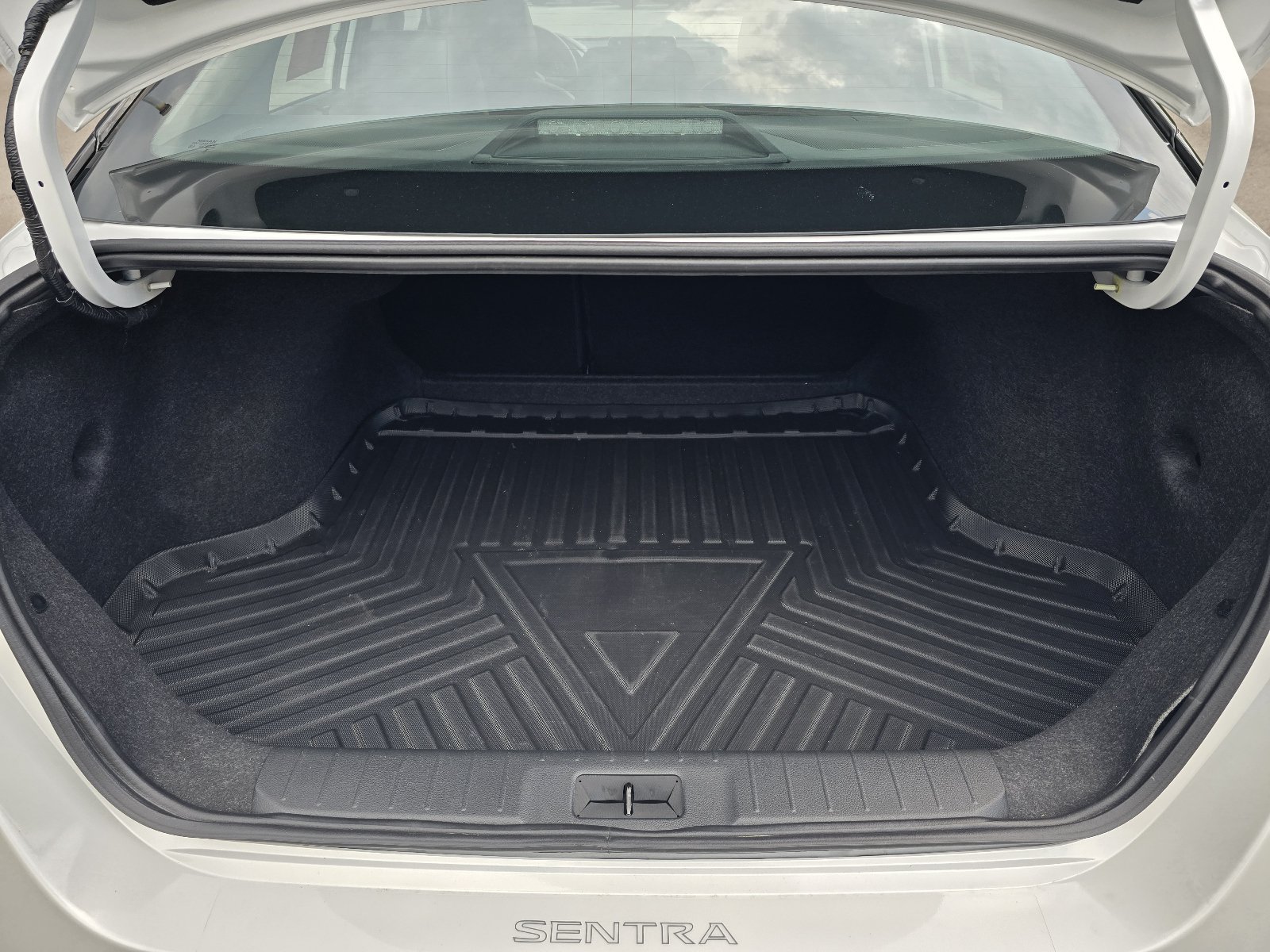 Certified 2023 Nissan Sentra SR w/ SR Premium Package FWD image 26