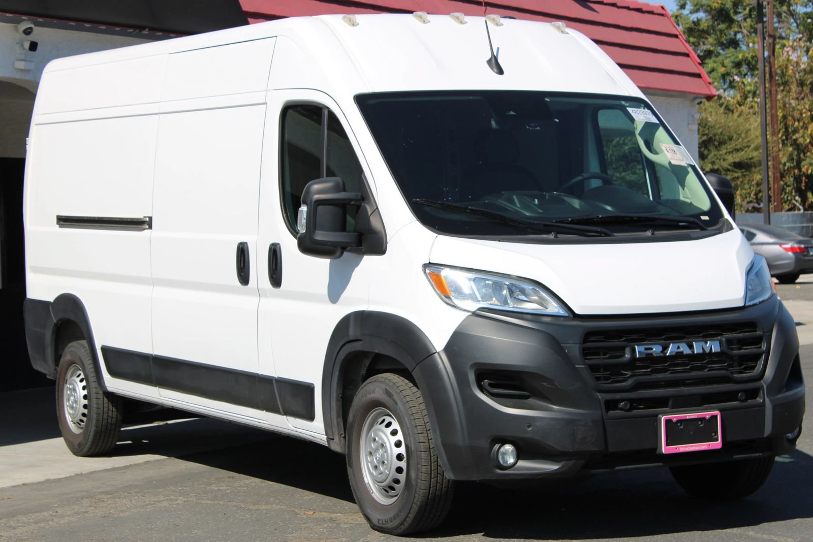 Used 2024 RAM ProMaster 2500 w/ Safety Group FWD image 3
