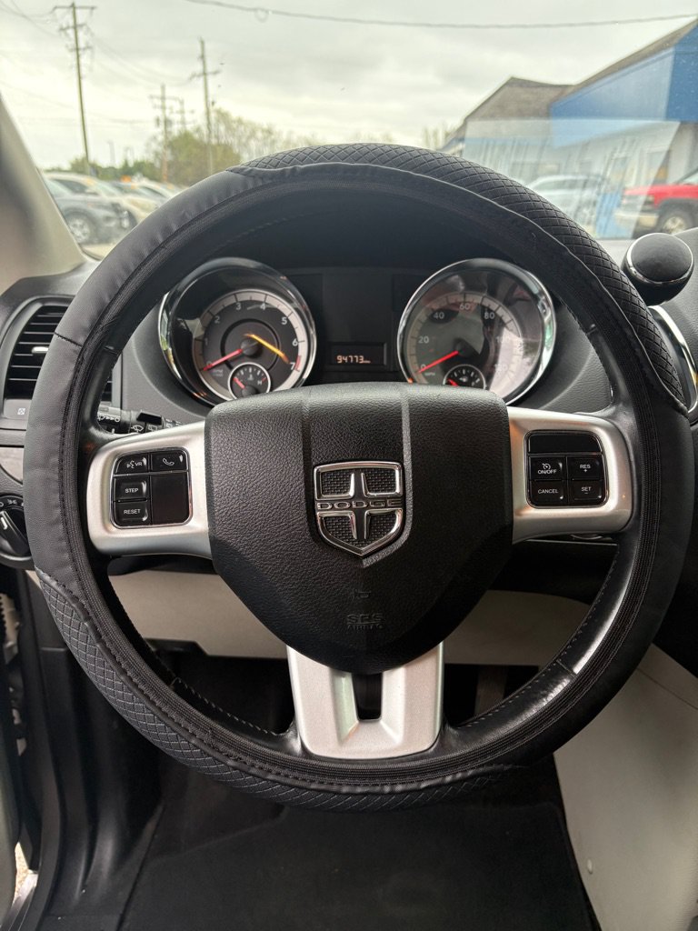 Used 2017 Dodge Grand Caravan SE w/ UConnect Hands-Free Group FWD image 18
