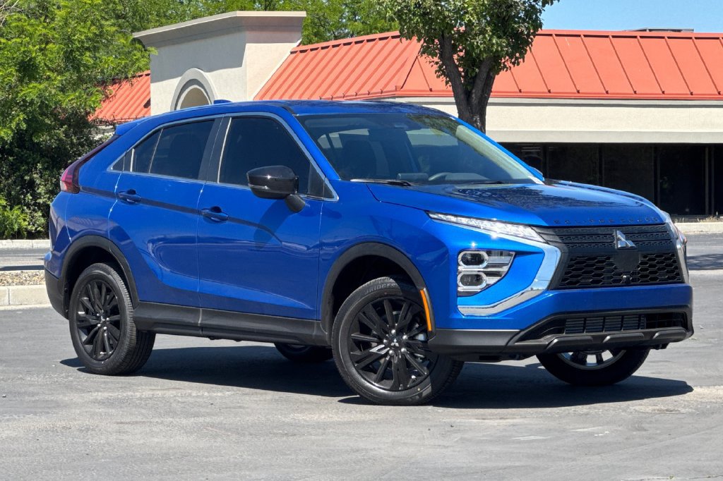New 2026 Mitsubishi Eclipse Cross LE AWD/4WD image 2