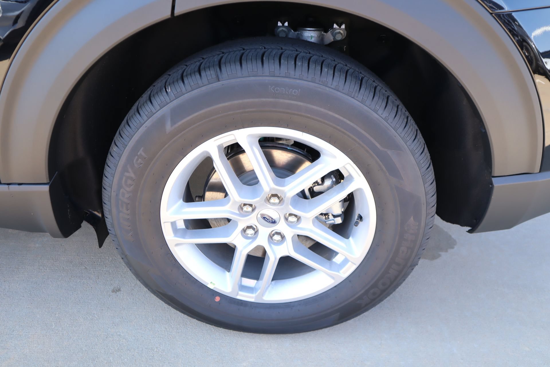 New 2026 Ford Explorer Active RWD image 21