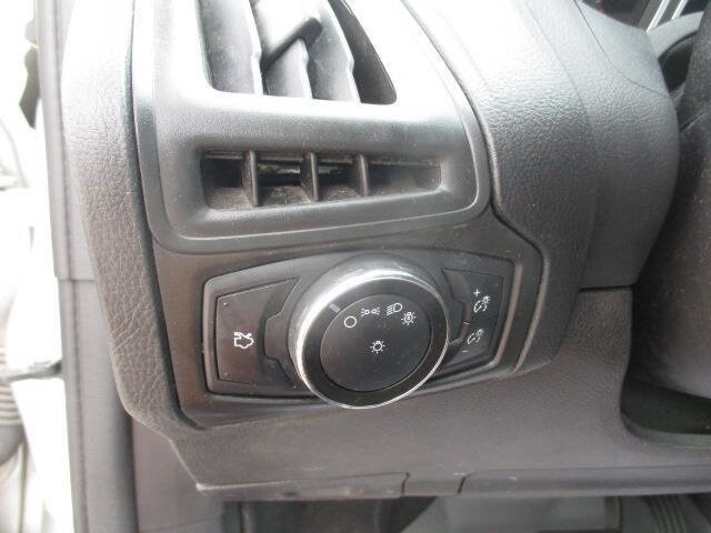 Used 2013 Ford Focus SE image 14