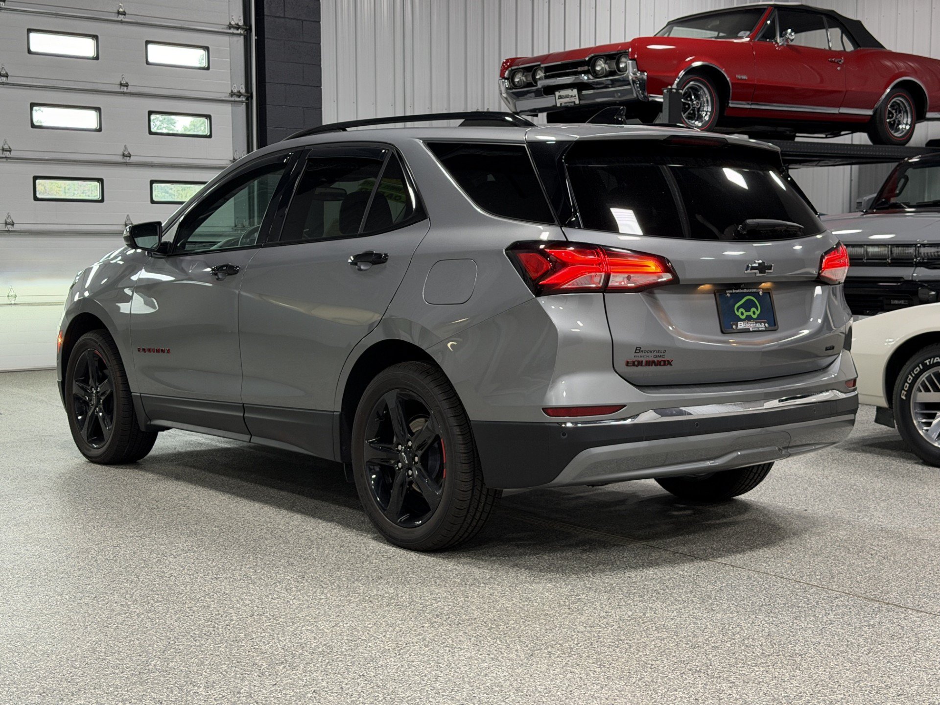 Used 2023 Chevrolet Equinox Premier AWD/4WD image 3