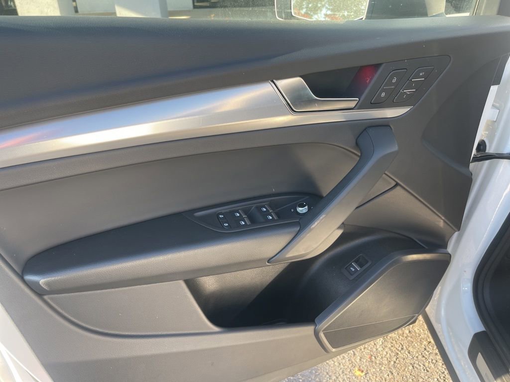 Used 2025 Audi Q5 2.0T Premium image 11