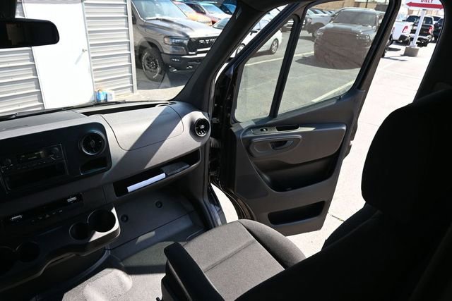Used 2019 Mercedes-Benz Sprinter 2500 image 39