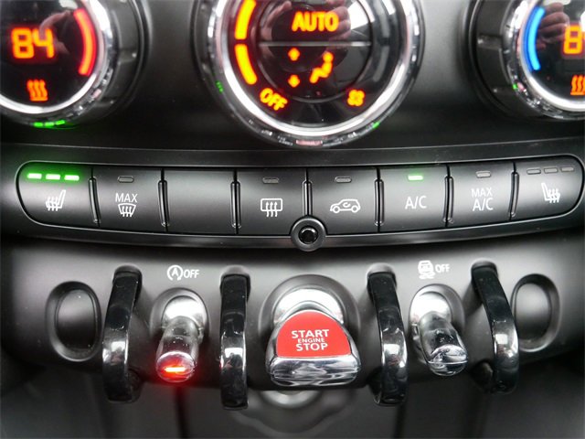 Used 2018 MINI Cooper 2-Door Hardtop w/ Cold Weather Package image 30