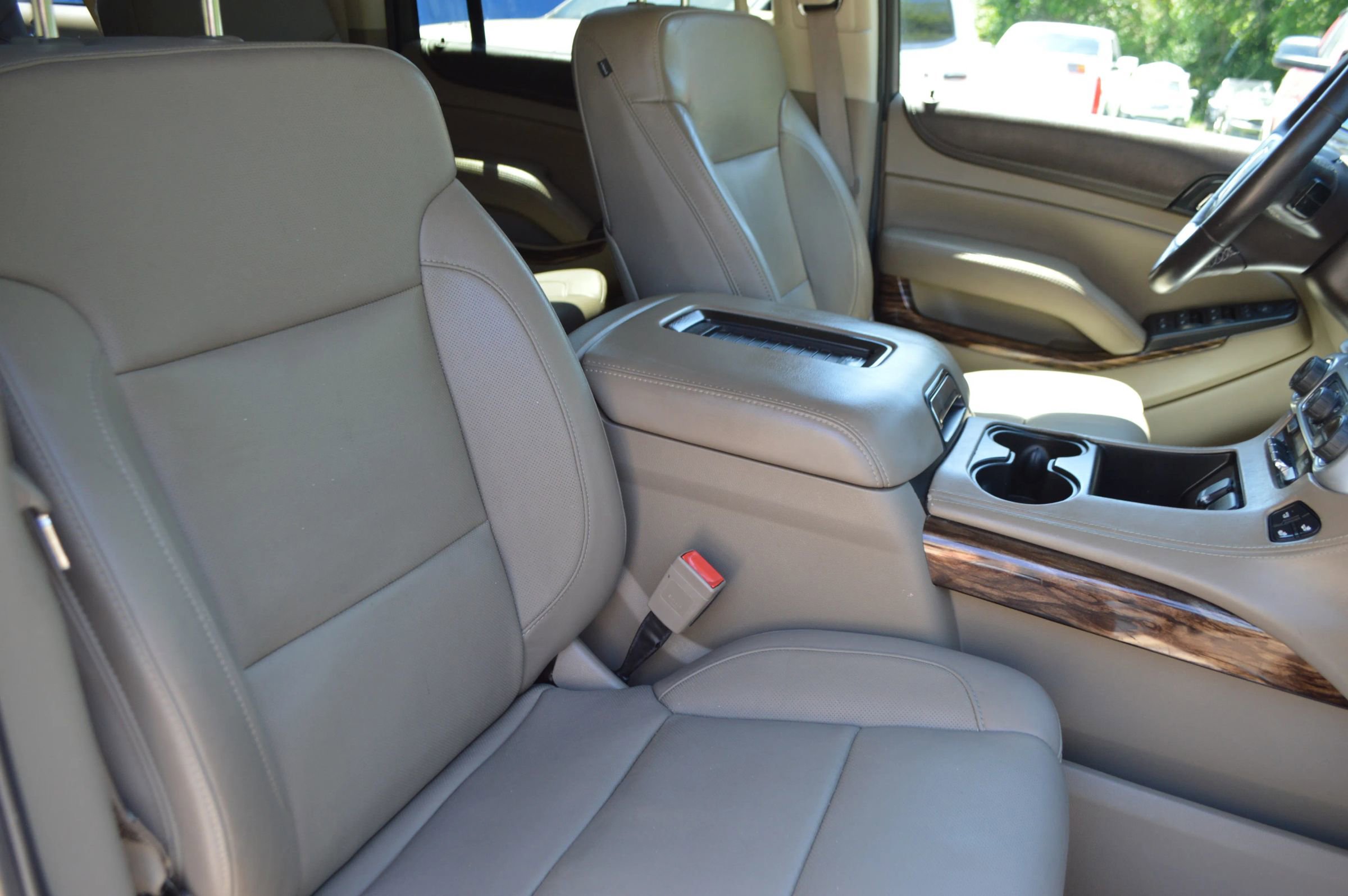 Used 2016 GMC Yukon XL SLT w/ Premium Edition AWD/4WD image 25