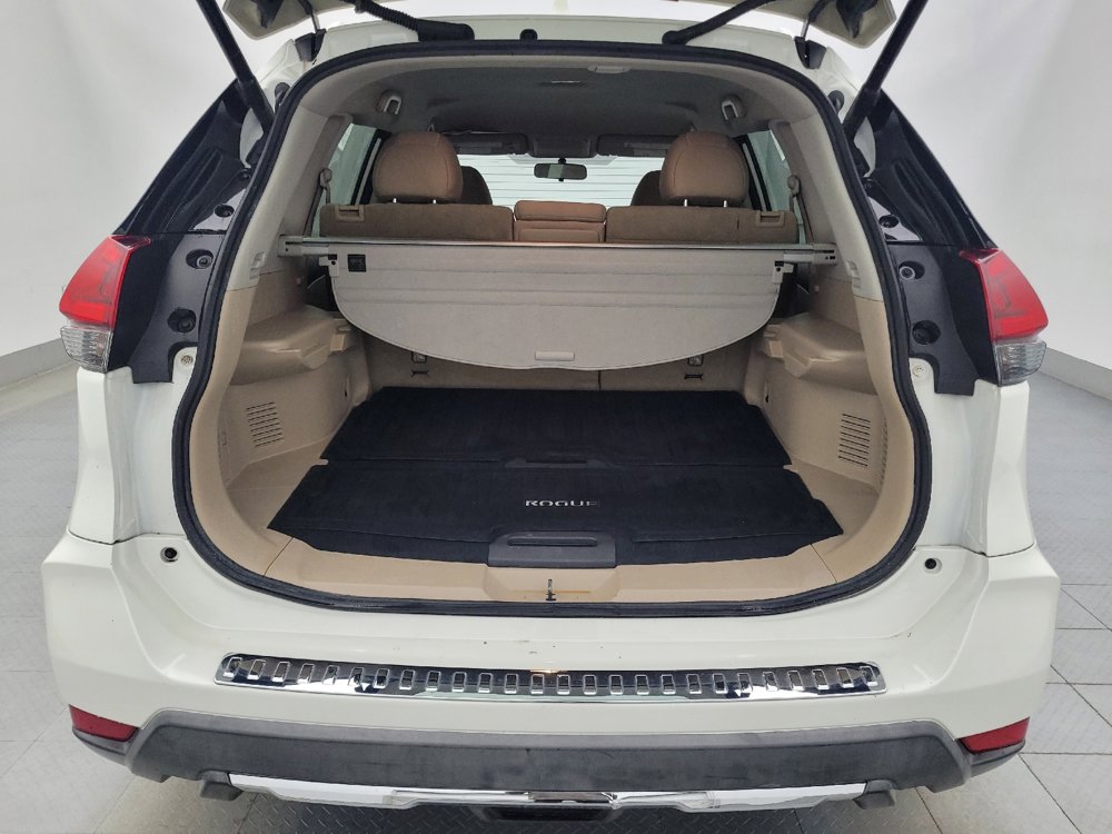 Used 2018 Nissan Rogue SV image 29