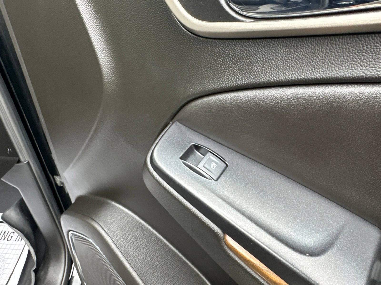 Used 2019 GMC Yukon Denali w/ Denali Ultimate Black Edition AWD/4WD image 50