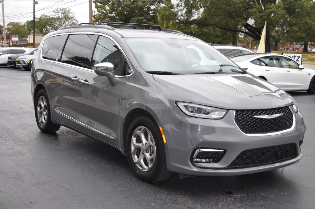 Used 2022 Chrysler Pacifica Limited image 2