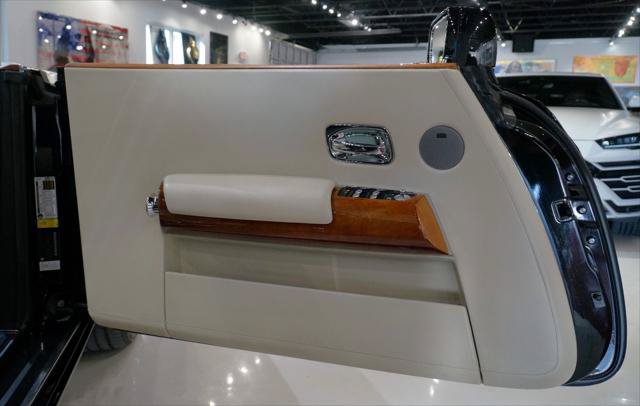 Used 2008 Rolls-Royce Phantom Drophead Coupe RWD image 13