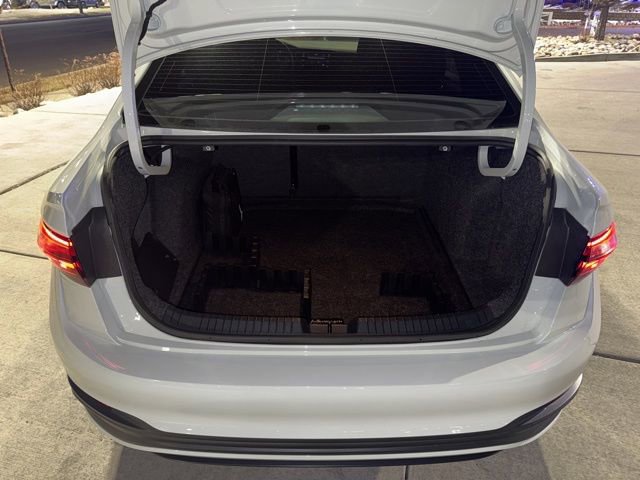 Used 2024 Volkswagen Jetta Sport image 8