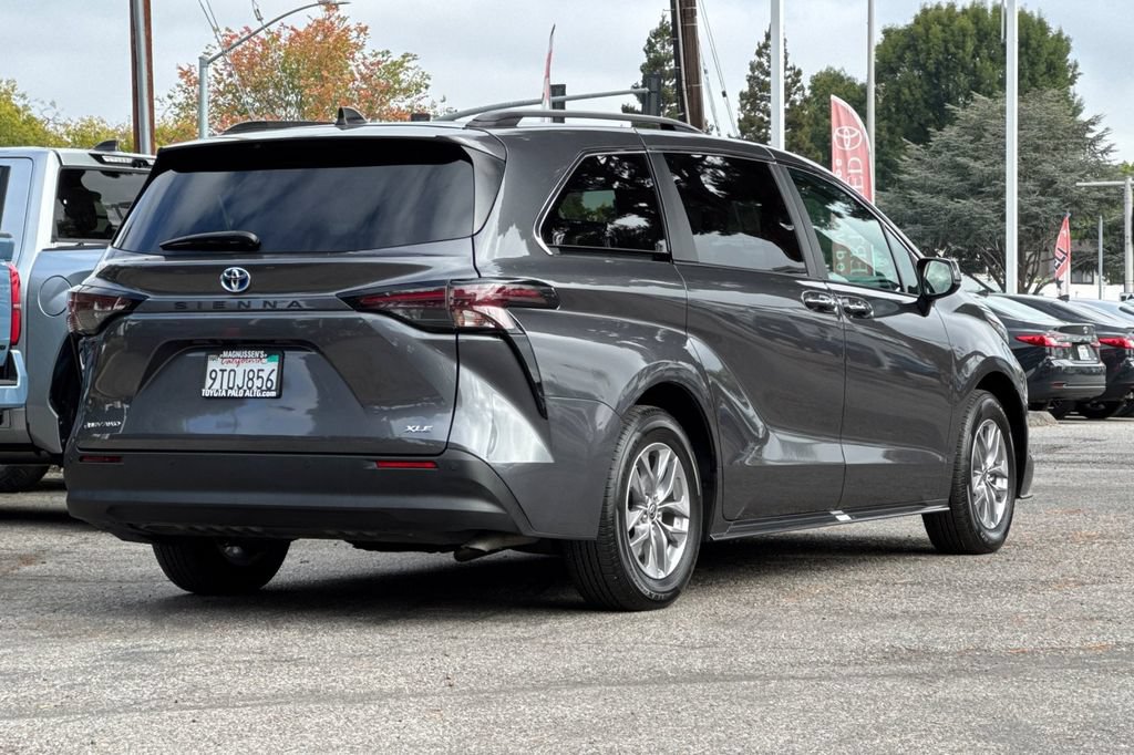 Certified 2025 Toyota Sienna XLE w/ XLE Plus Package AWD/4WD image 3