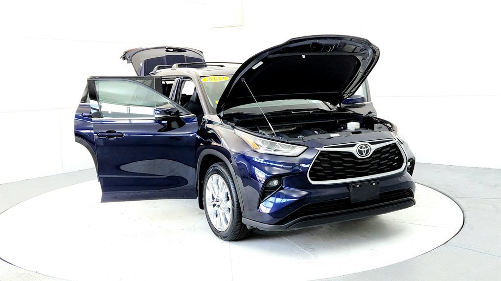Used 2023 Toyota Highlander Limited AWD/4WD image 9