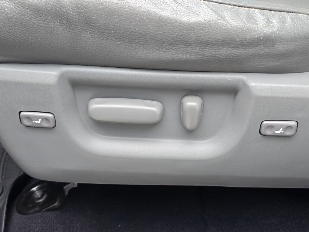 Used 2013 Toyota Tundra Platinum image 21