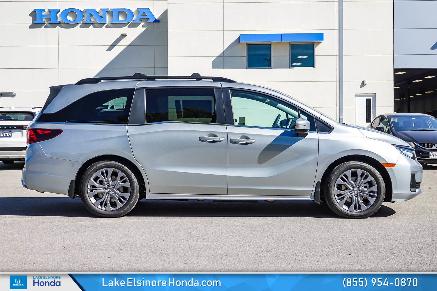 New 2026 Honda Odyssey Touring image 6