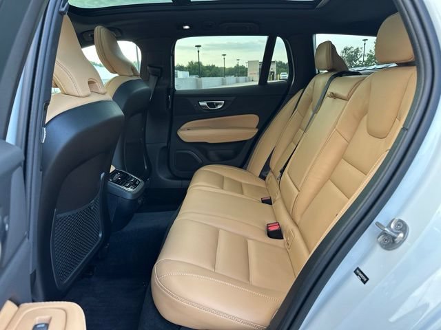 Certified 2024 Volvo V60 B5 Cross Country Ultimate AWD/4WD image 13
