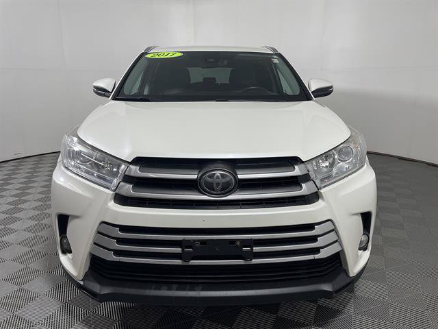 Certified 2017 Toyota Highlander XLE AWD/4WD image 2