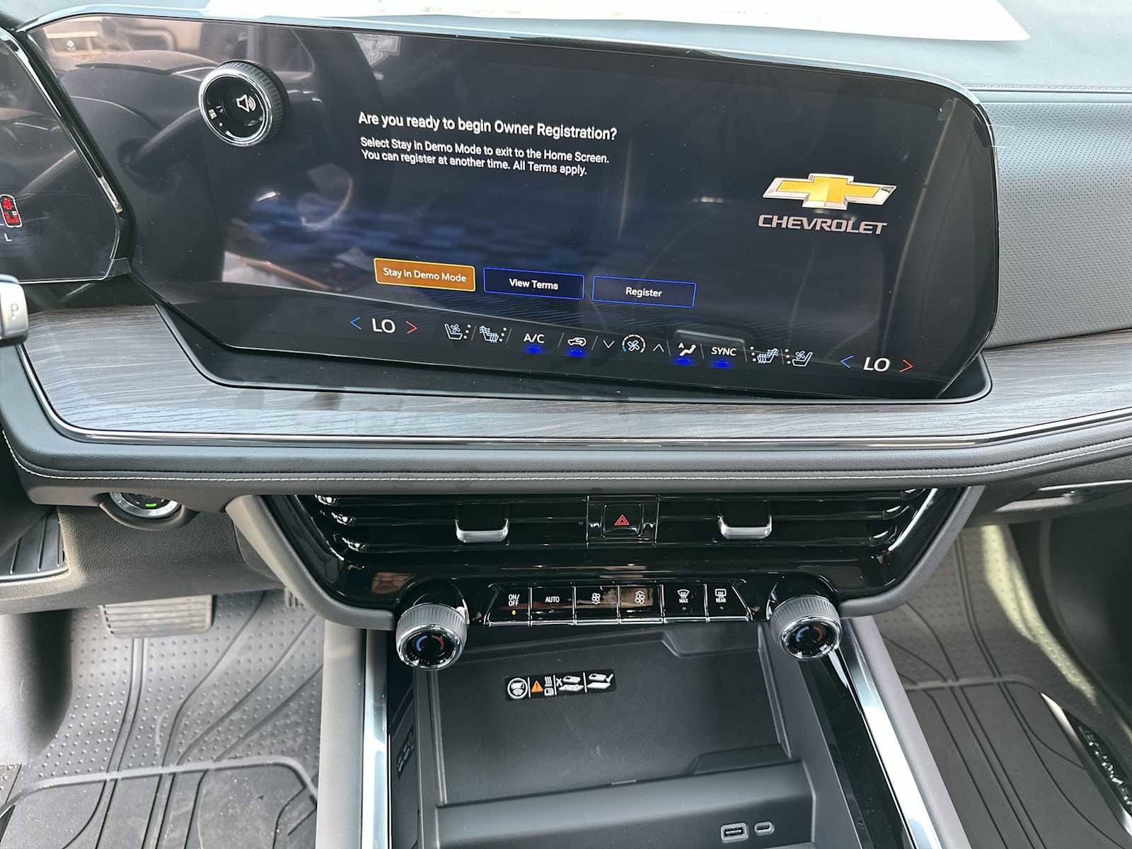 New 2026 Chevrolet Suburban Premier image 21