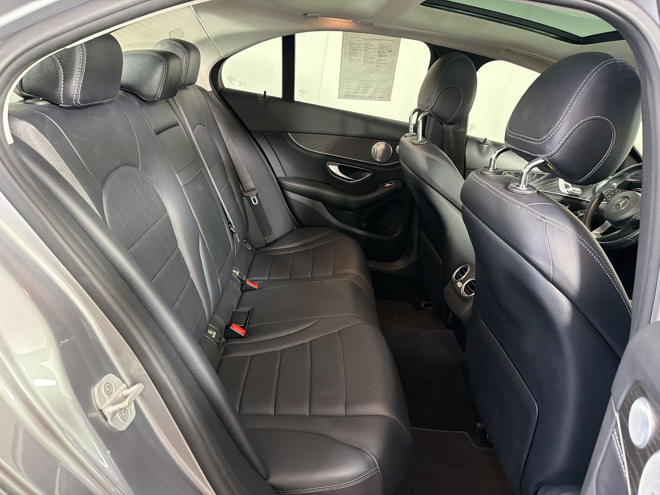 Used 2015 Mercedes-Benz C 300 4MATIC Sedan image 29