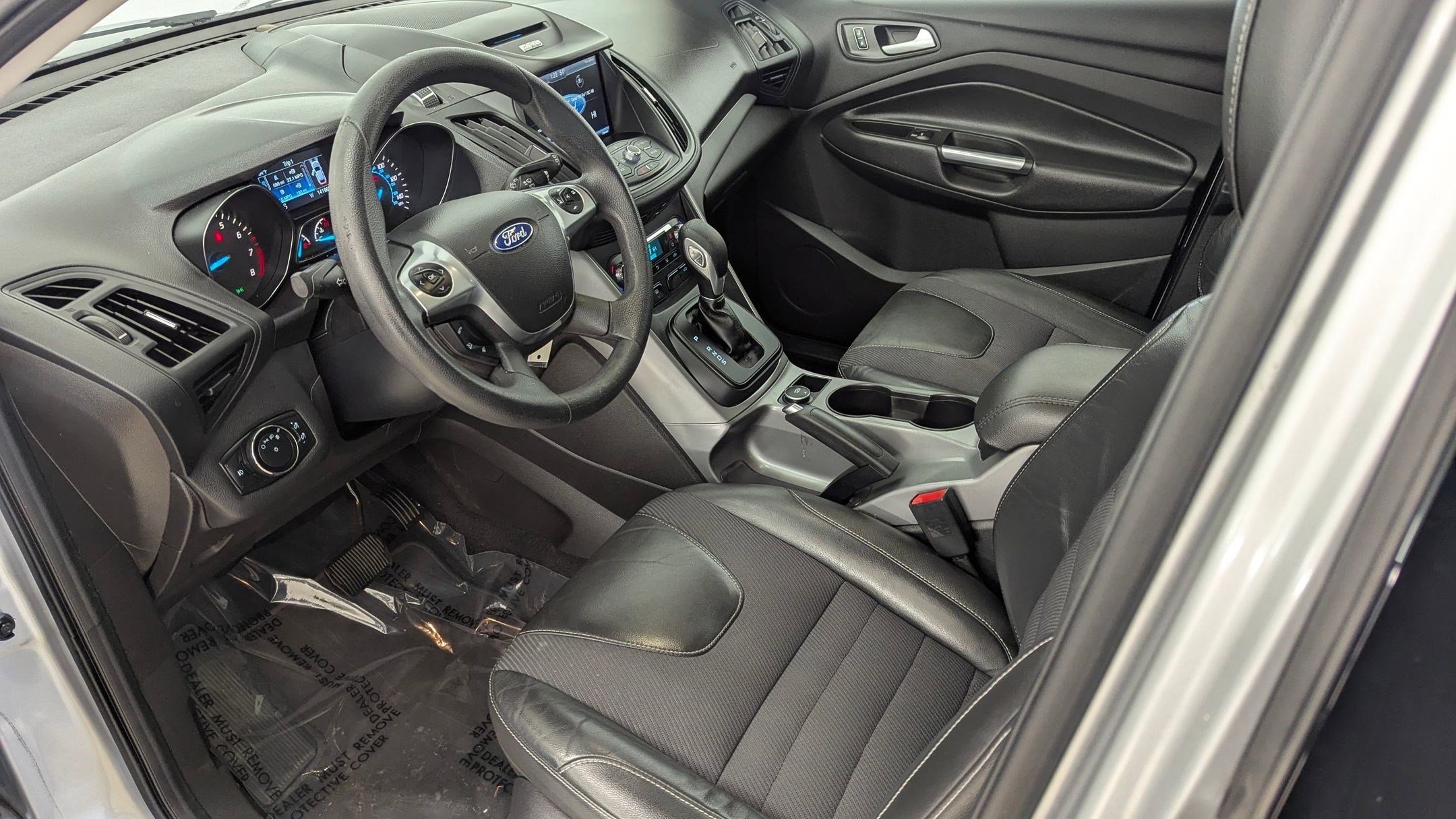 Used 2015 Ford Escape SE w/ SE Chrome Package image 5