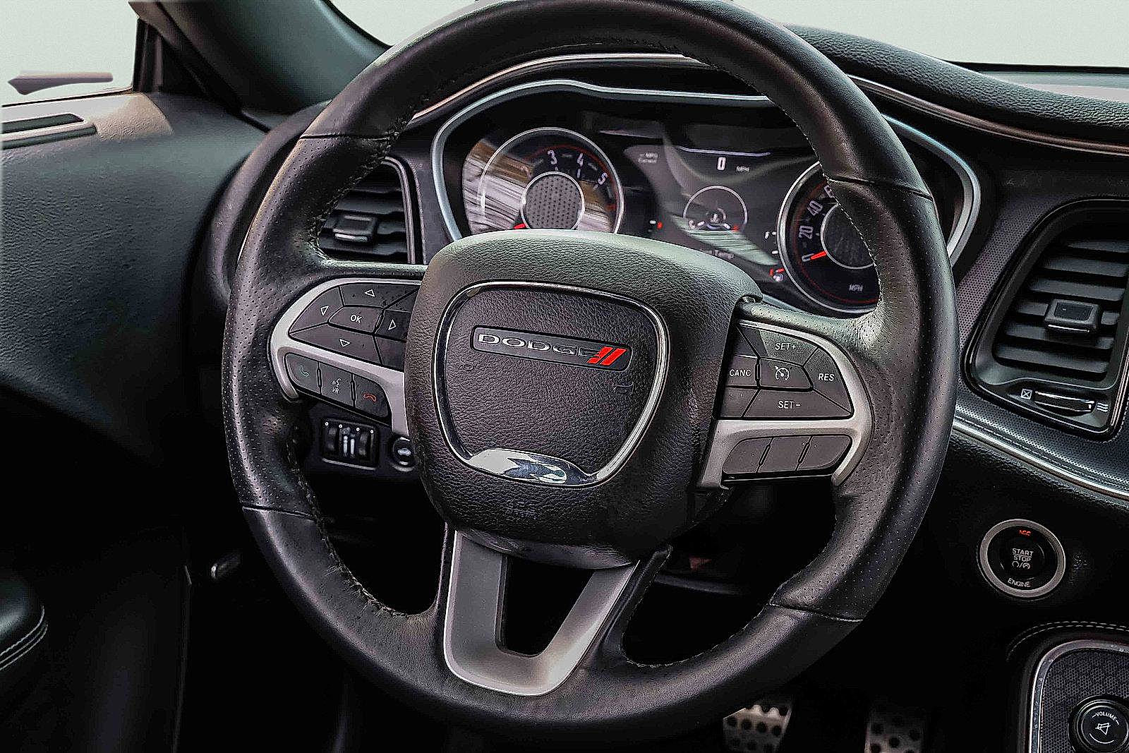 Used 2016 Dodge Challenger R/T Scat Pack w/ Leather Interior Group image 10